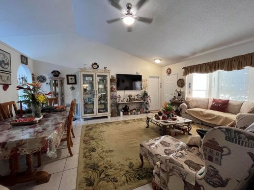 1231 Byron St, Fort Pierce FL 34983-2507 exterior