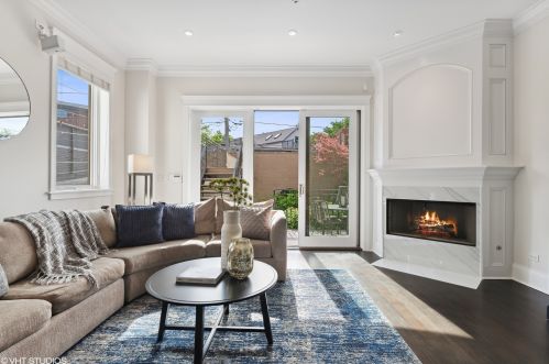 2514 Marshfield Ave, Chicago IL 60614-1907 exterior