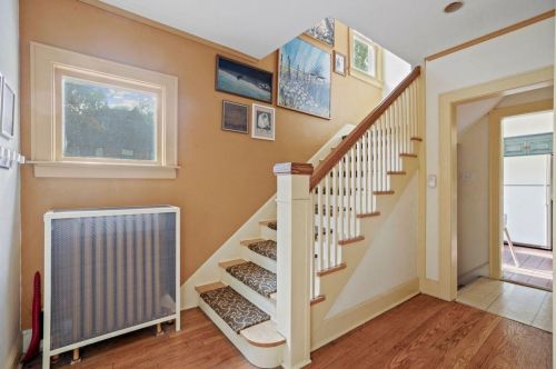 2414 Jarvis St, Milwaukee WI  53211-2128 exterior