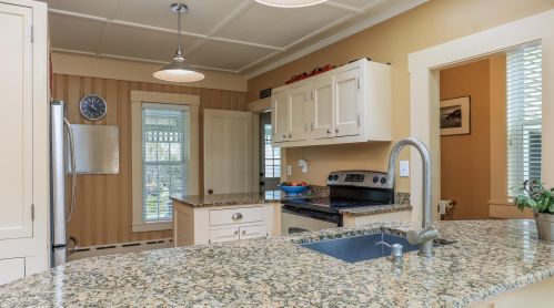 20 Tahanto St, Concord NH 03301-3833 exterior