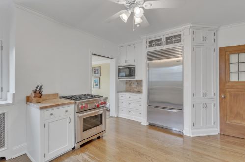 3445 Lk Dr, Milwaukee WI 53235-0037 exterior