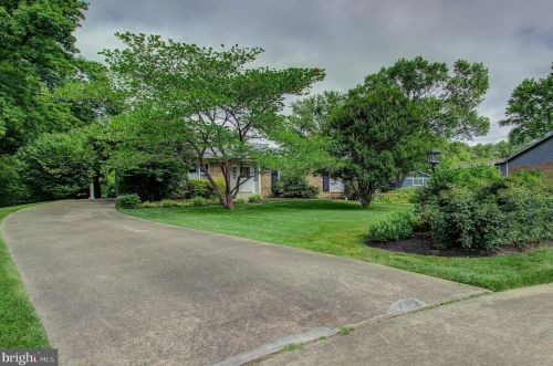 2314 Candlewood Dr, Alexandria VA  22308-1507 exterior