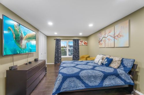 2 Thatcher Ct, Edison NJ  08820-2948 exterior