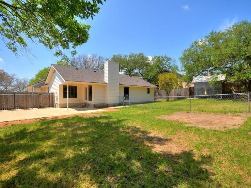 8302 Farmington Ct, Austin TX 78736-1744 exterior