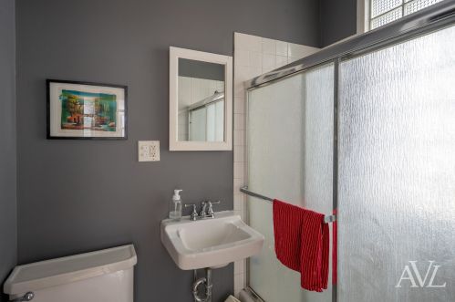 618 Hawthorne St, Grand Rapids MI 49503-3411 exterior