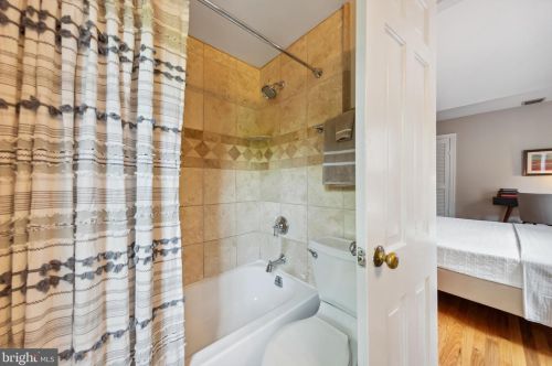 435 5 St, Washington DC 20003-2052 exterior