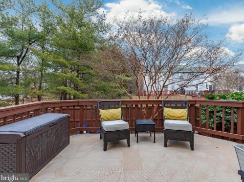 6070 Alexander Ave, Alexandria VA  22310-4382 exterior