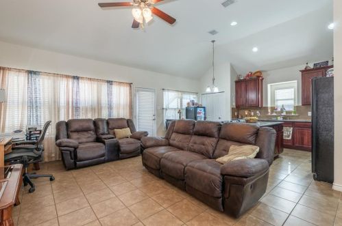 5938 Harbor Glen Dr, Dallas TX 75249-2828 exterior