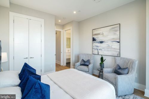 722 Broad St, Philadelphia PA 19146-3119 exterior