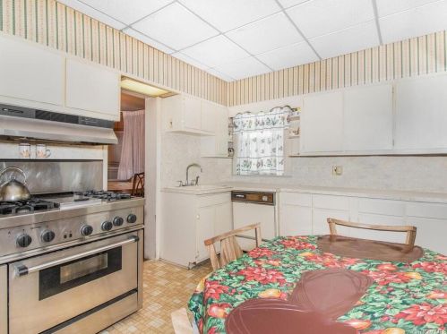 432 6th Ave, Mount Vernon NY 10550-1120 exterior