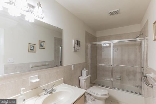 300 Ardmore Ave, Ardmore PA 19003-1012 exterior