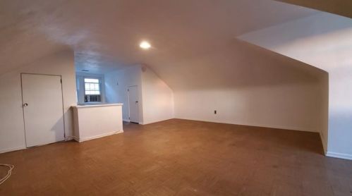 5323 Halchess St, Pittsburgh PA 15207-2309 exterior