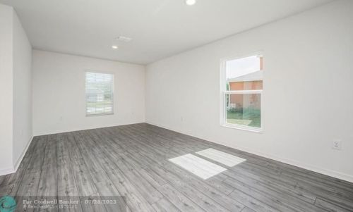 2008 Pruitt St, Fort Pierce FL 34953-5731 exterior