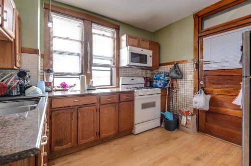 5117 Barry Ave, Chicago IL 60634-4966 exterior