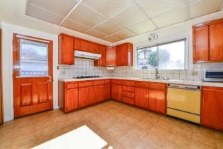 12831 Admiral Ave, Los Angeles CA  90066-6513 exterior