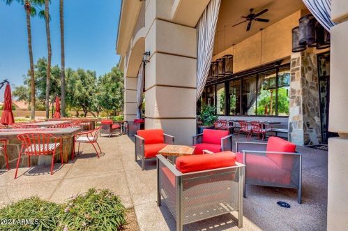 9717 Holiday Way, Chandler AZ 85248-6019 exterior