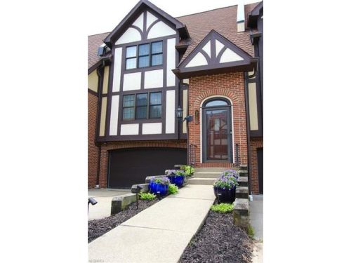 3512 Sutton Rd, Cleveland OH  44122-4267 exterior