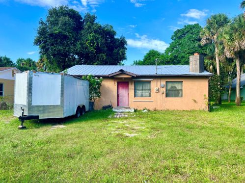4504 Matanzas Ave, Fort Pierce, FL 34946-1048