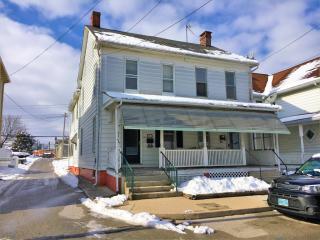 408 Walnut St, Hanover, PA 17331-2538
