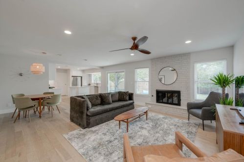 5405 Fairmont Cir, Austin TX 78745-2757 exterior