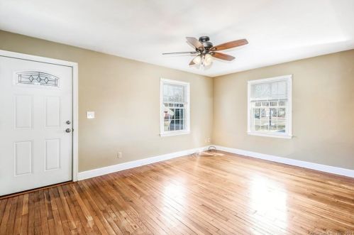 12 Monroe St, North Haven CT 06473-1813 exterior