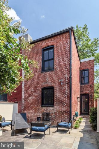 418 5th St, Washington DC  20003-2051 exterior