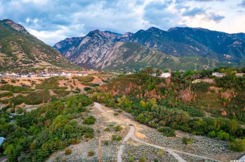 9093 Cyn Gate Cir, Sandy UT 84093-3807 exterior