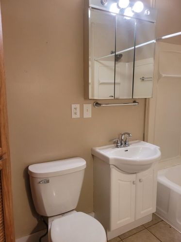 3308 Maple Grove Rd, Meskegon MI 49441-4138 exterior