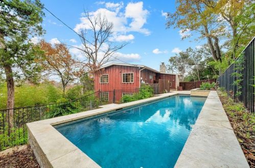 4404 Balcones Dr, Austin TX  78731-5710 exterior