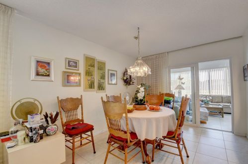 5136 Mirror Lk Blvd, Boynton Beach FL 33472-1211 exterior