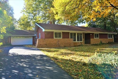 711 Hamilton Dr, Champaign IL  61820-6809 exterior