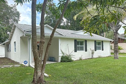 2827 Bay Haven Dr, Tampa, FL 33611-5503