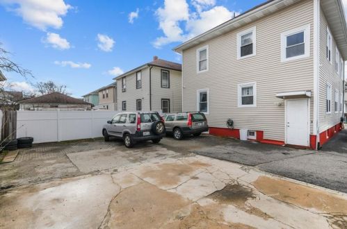147 Unit St, Providence RI  02909-3929 exterior