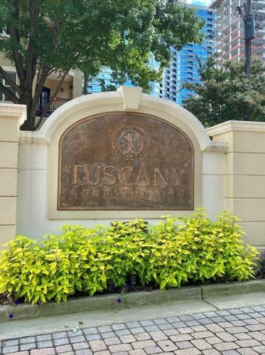 955 Juniper St, Atlanta GA 30309-5123 exterior