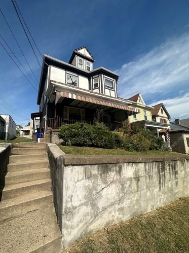 107 Poplargrove St, Pittsburgh PA 15210-3913 exterior