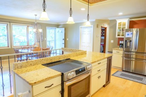 218 Blackman Ave, Duluth MN 55811-5231 exterior