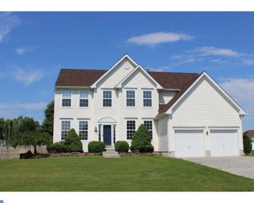 16 Candlelight Dr, Pilesgrove, NJ 08098-1352