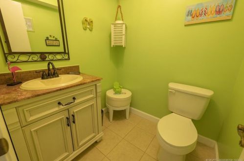 1579 Sunshine Ave, Fort Pierce FL  34952-6011 exterior