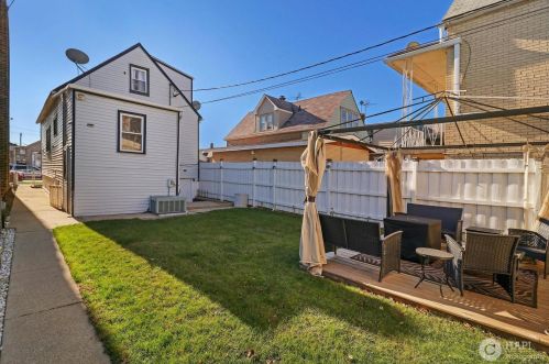 5732 64 Pl, Chicago IL 60638-5530 exterior