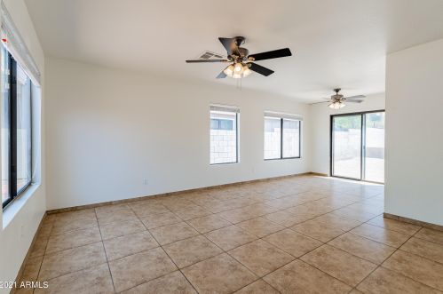 22409 31 Dr, Phoenix AZ 85041-4303 exterior