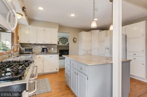 7117 Aberdeen Curv, Saint Paul, MN 55125-1691