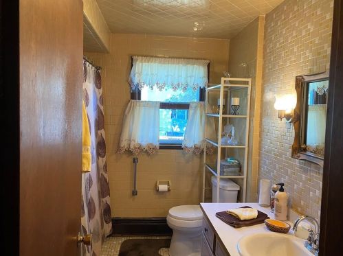 155 Grv St, Providence RI 02909-1105 exterior