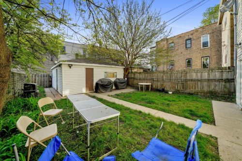 2252 Lawndale Ave, Chicago IL 60629-4345 exterior