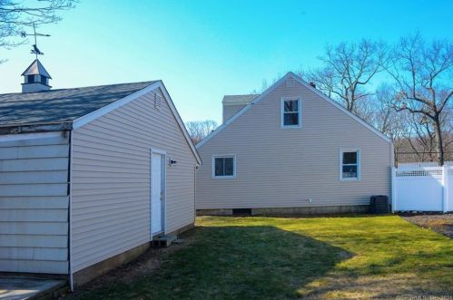 34 Lakeside Rd, Milford CT 06460-4508 exterior