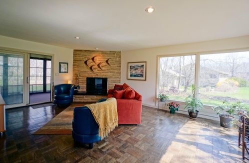 9355 Thrush Ln, Milwaukee WI 53217-1375 exterior