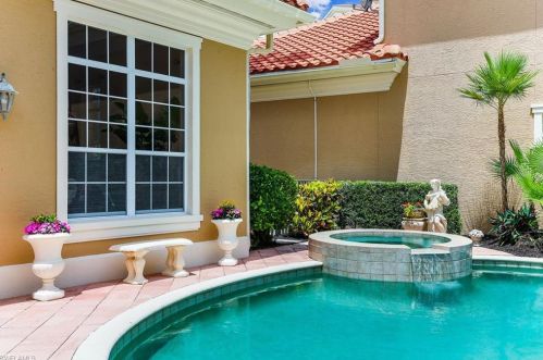 8727 Ln Palma Ln, Naples FL exterior