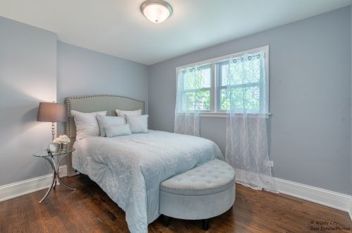 8621 Yates Blvd, Chicago IL  60617-2319 exterior