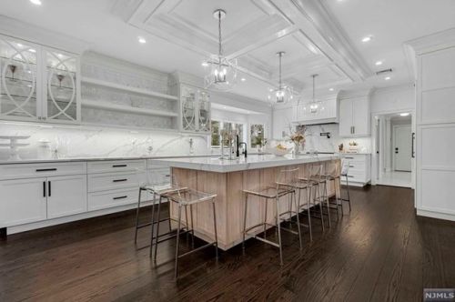 206 County Rd, Demarest NJ  07627-2202 exterior