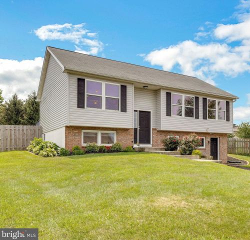 2135 Sunnyside Ave, Pottstown, PA 19464-3028