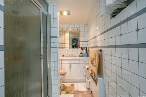 34 Heatherfield Rd, Valley Stream NY  11581-2314 exterior